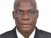 Nouvelle constitution : Achy Ekissi dénonce une constitution qui fait du Président de la République un roi.