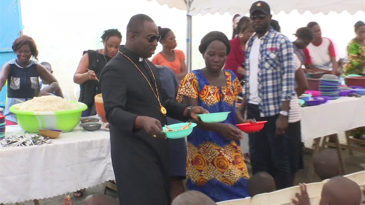 Côte d’Ivoire / Religion : L’ONG Bethsael inter offre 1000 repas aux enfants de Gobelet à Cocody