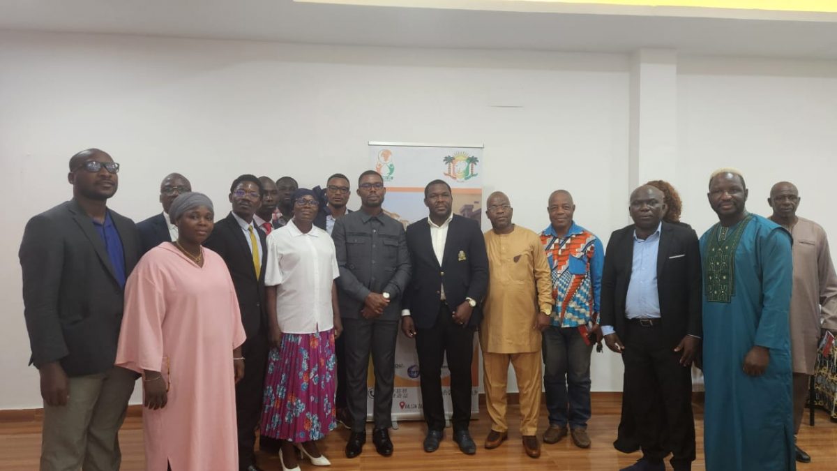 les membres du syndicat des opérateurs immobiliers et fonciers de Côte d'Ivoire