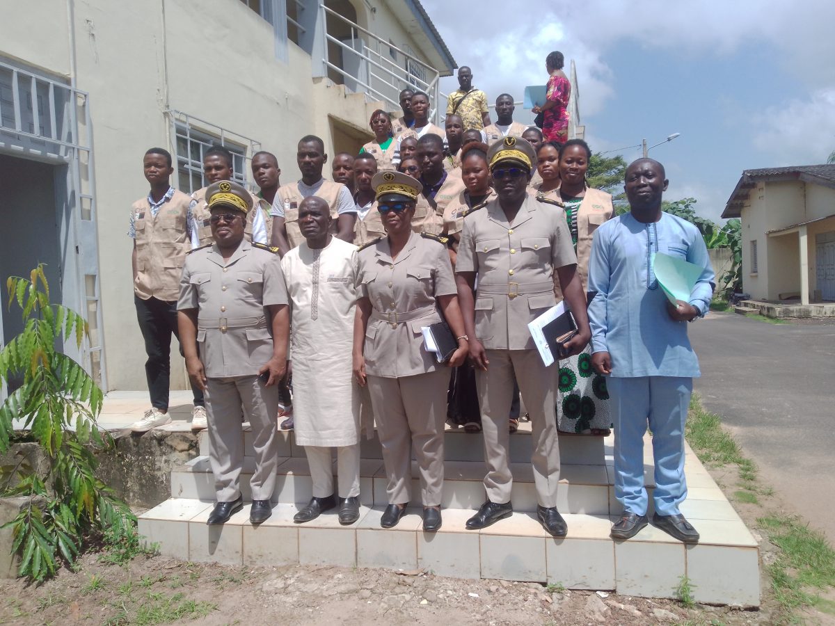 Promotion de la jeunesse,de l&rsquo;insertion professionnelle et du service civique de la région du Guemon/ 75 volontaires prêts reçoivent leur contrat de travail.