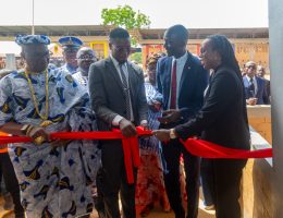 lafargeholcim cote divoire renforce loffre educative a sokouamekro en remettant la phase 2 de lecole primaire publique